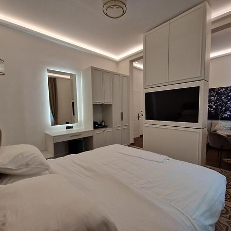Jensen Luxury Suites Rhodes City Bagian luar foto