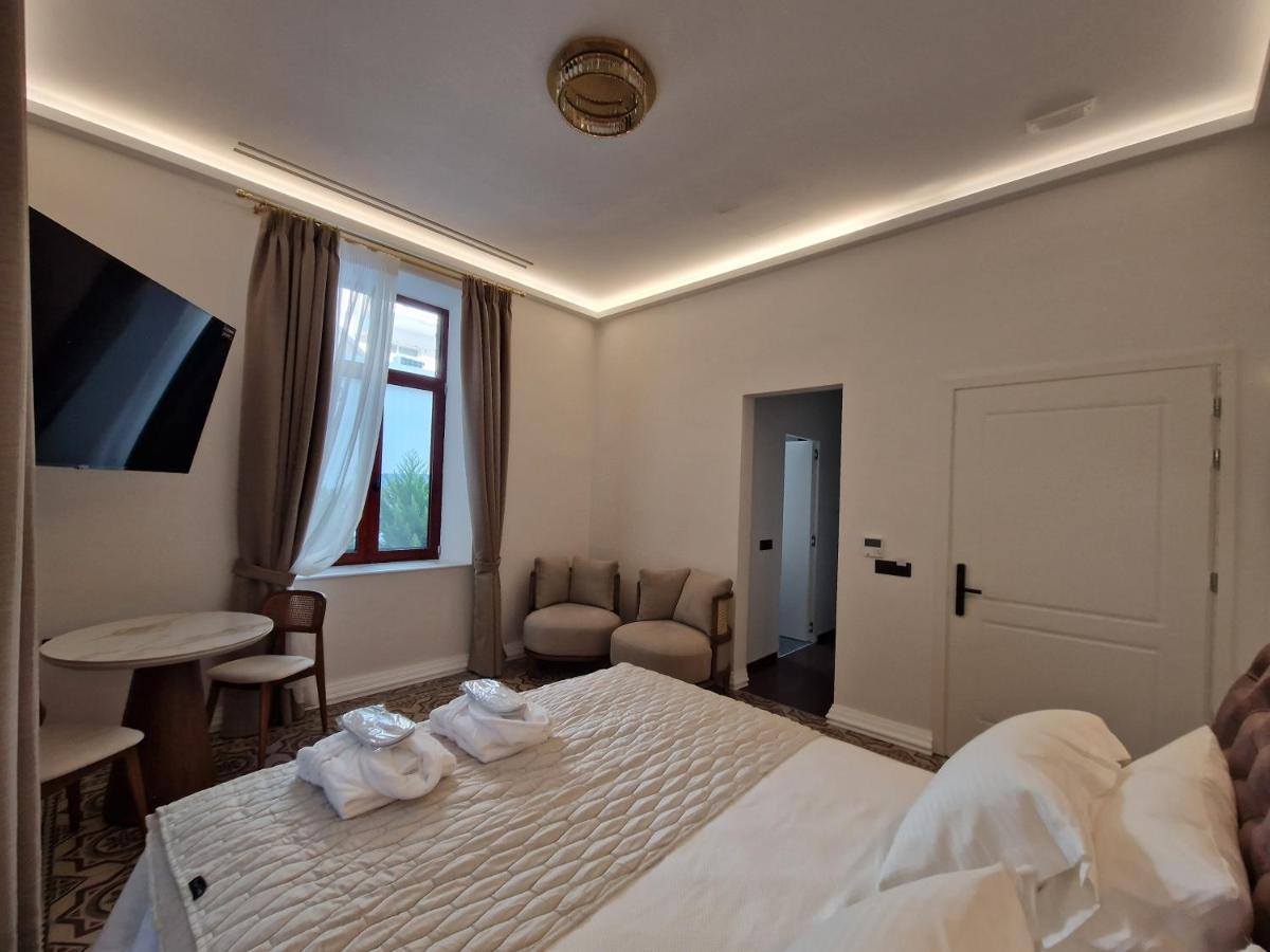 Jensen Luxury Suites Rhodes City Bagian luar foto