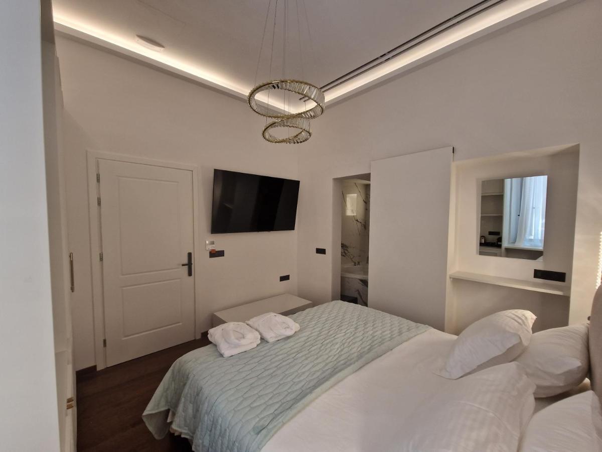 Jensen Luxury Suites Rhodes City Bagian luar foto