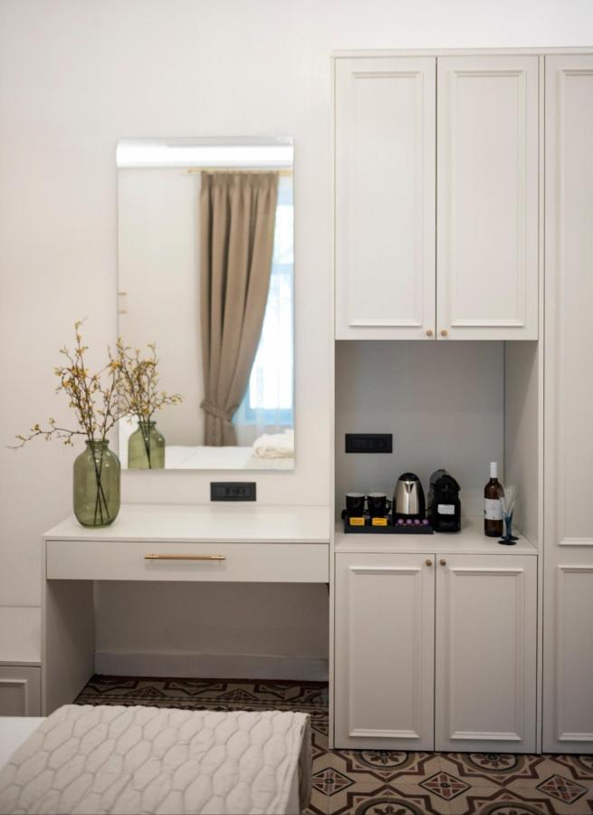 Jensen Luxury Suites Rhodes City Bagian luar foto