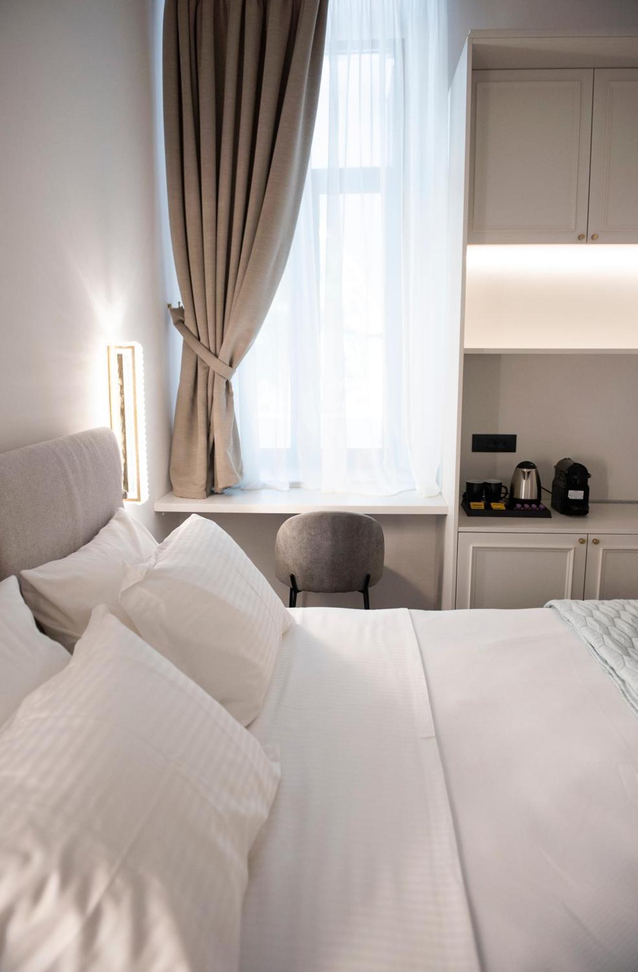 Jensen Luxury Suites Rhodes City Bagian luar foto